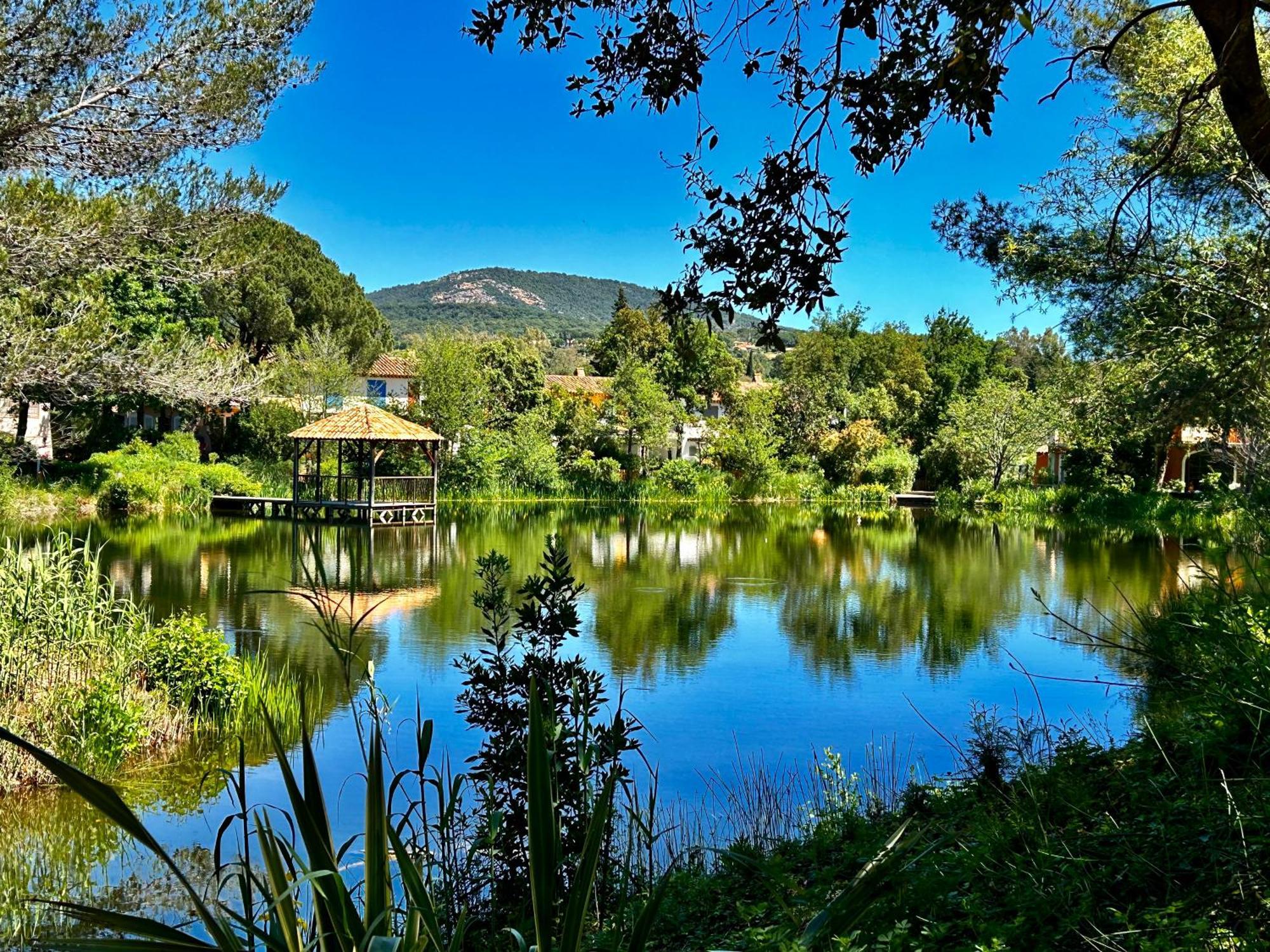 Les Restanques Vue Mer Roses 1070 Rez De Jardin Гримо Екстер'єр фото